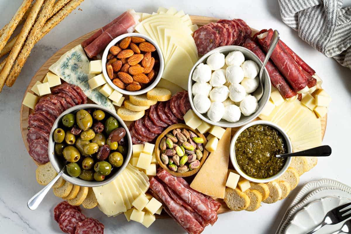 How to make a Simple Charcuterie Board - Veronika's Kitchen