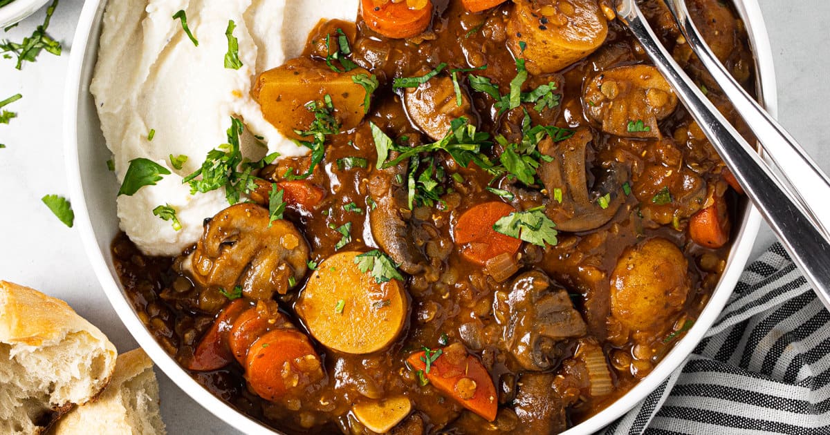 Hearty Vegan Lentil Mushroom Stew