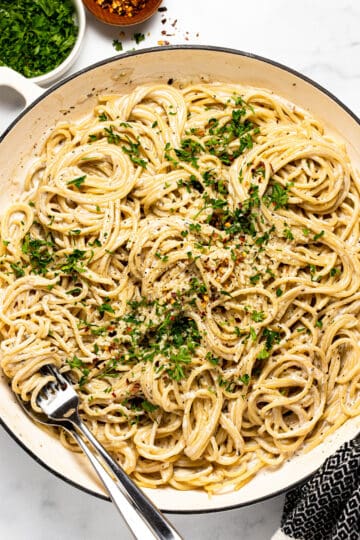 One-Pot Garlic Parmesan Pasta Recipe - Midwest Foodie