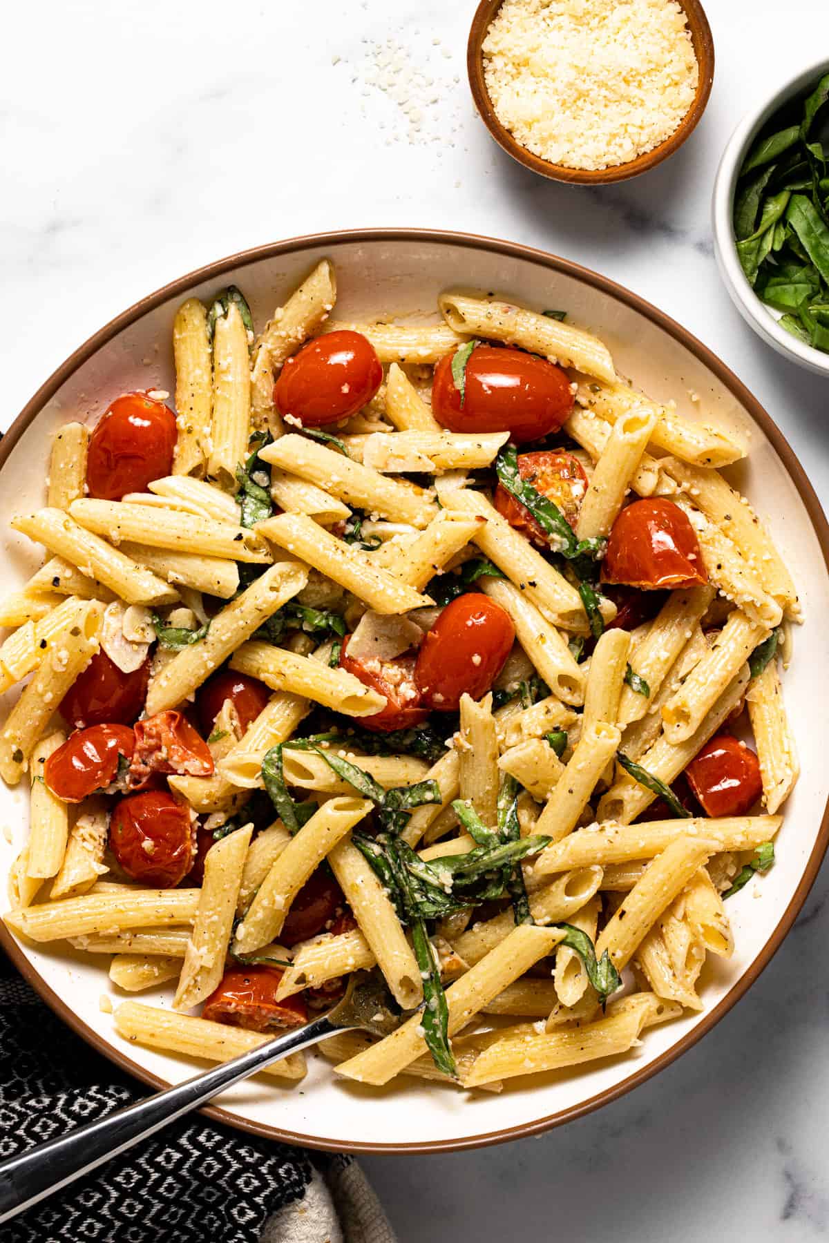 Pasta with Tomatoes and Garlic White Wine Sauce - Midwest Foodie