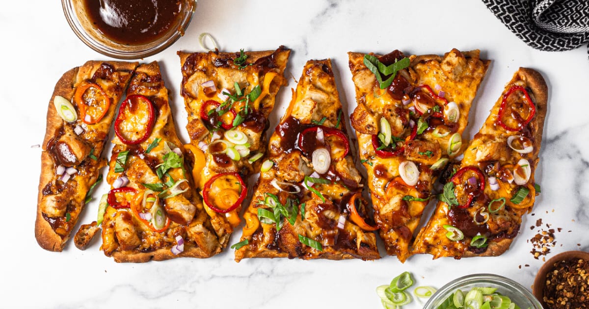 5 Ingredient BBQ Chicken Flatbread - Midwest Foodie