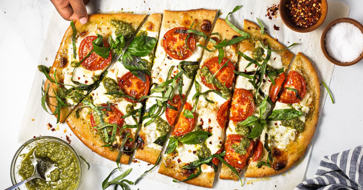 20 Minute Margherita Flatbread - Midwest Foodie