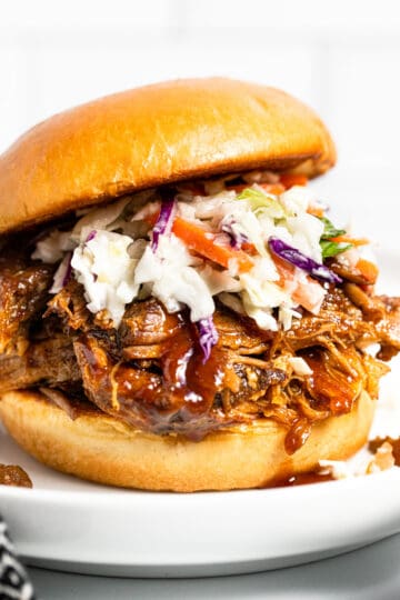 Instant Pot Pulled Pork Burger Recipe - Midwest Foodie