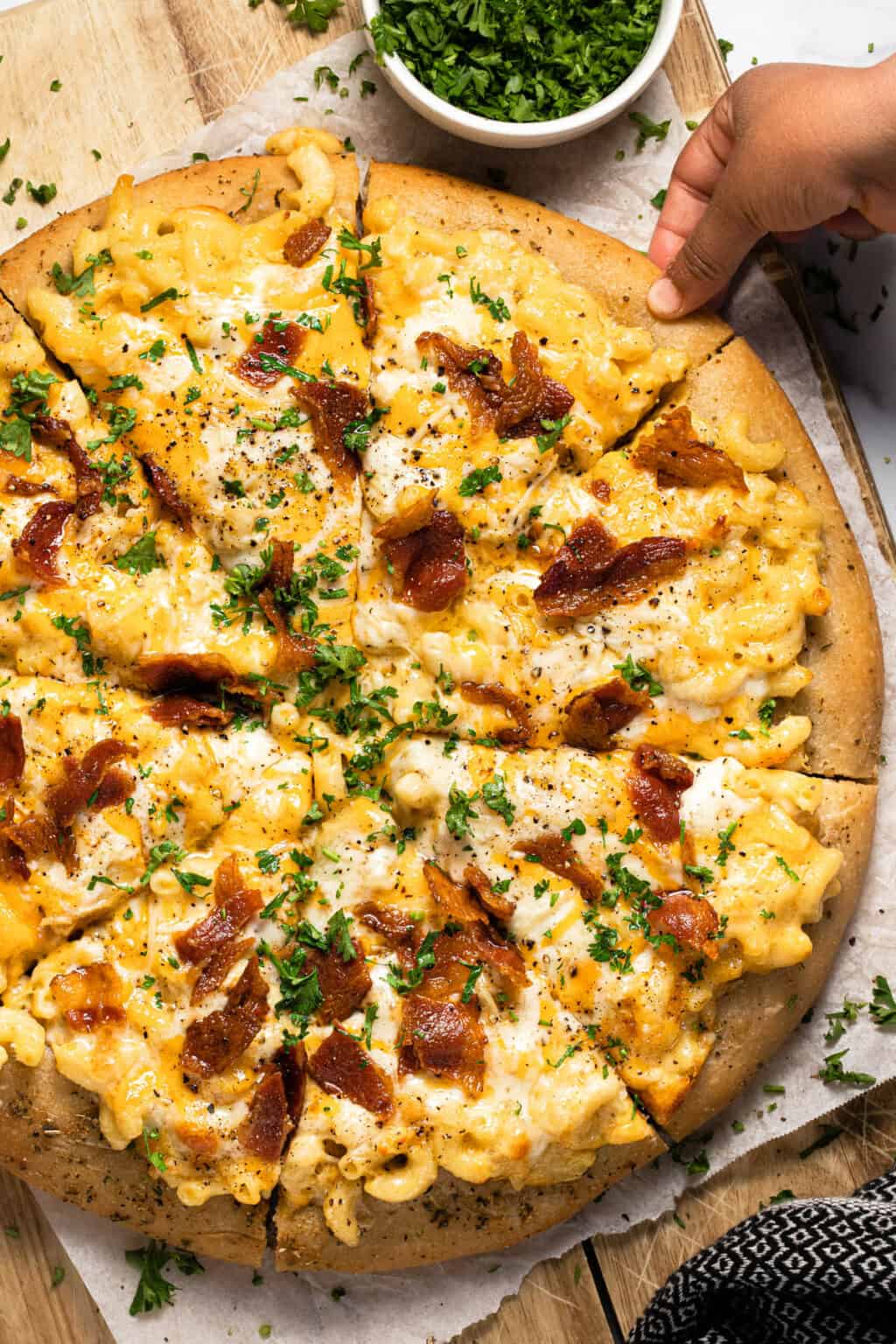 20 Minute Mac and Cheese Pizza Midwest Foodie