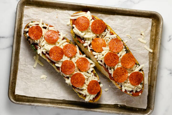 30-minute-garlic-bread-pizza-midwest-foodie