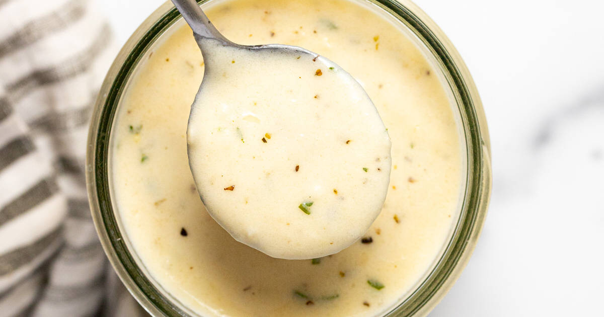 Preparing the Creamy Garlic Parmesan Sauce