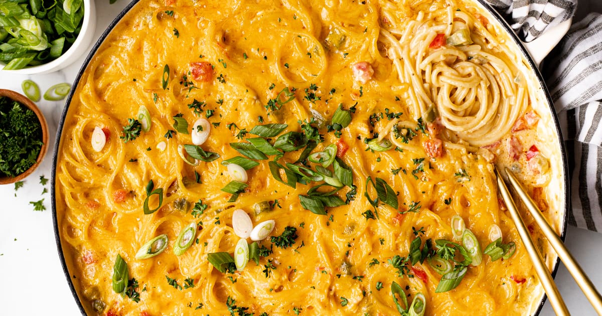 Easy Cheesy Chicken Spaghetti Casserole - Midwest Foodie