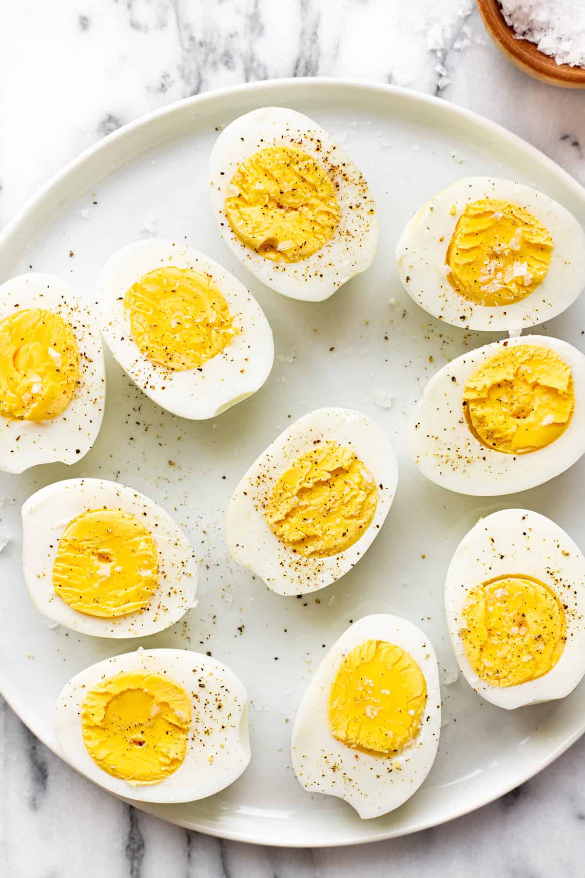 How to Make Hard Boiled Eggs in Air Fryer - Midwest Foodie