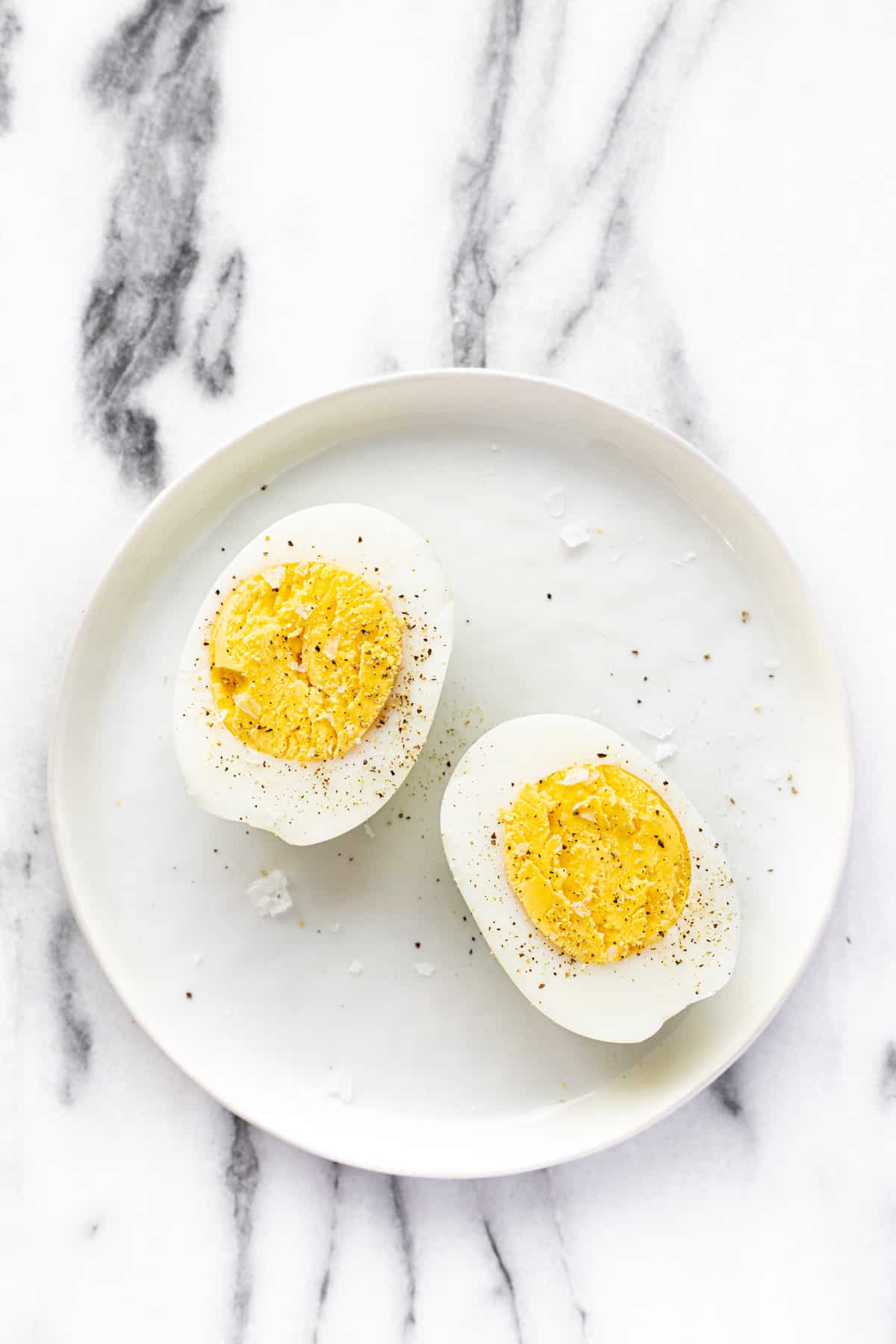How to Make Hard Boiled Eggs in Air Fryer - Midwest Foodie