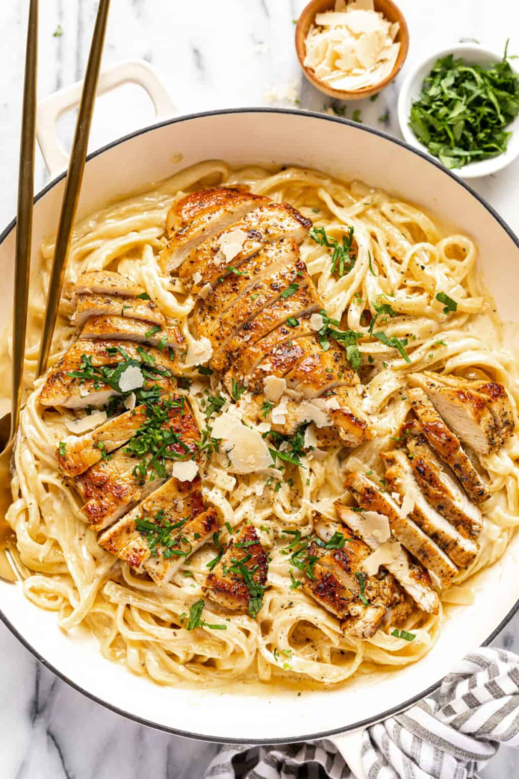 The Easiest Chicken Alfredo Recipe - Midwest Foodie