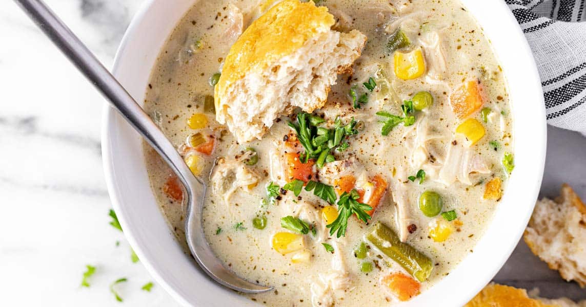 https://midwestfoodieblog.com/wp-content/uploads/2023/11/chicken-pot-pie-soup-facebook-image-1.jpg